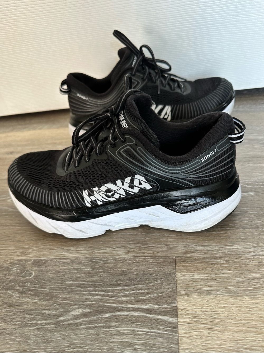 Hoka Bondi 7 Black White womens Running Shoes sneakers 6.5 walking one one